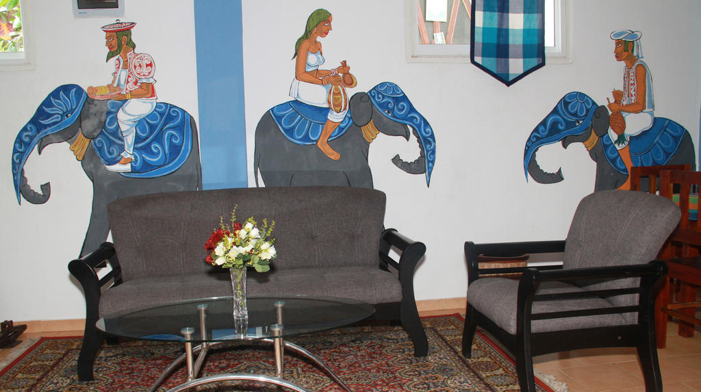 Blue Elephant Tourist Guesthouse Kudapaduwa 外观 照片