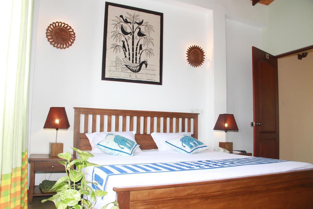 Blue Elephant Tourist Guesthouse Kudapaduwa 外观 照片