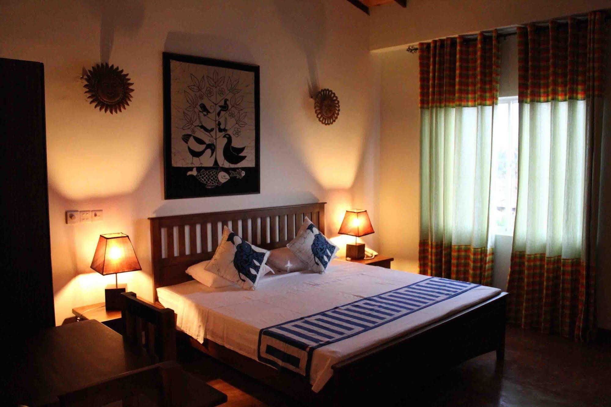 Blue Elephant Tourist Guesthouse Kudapaduwa 外观 照片